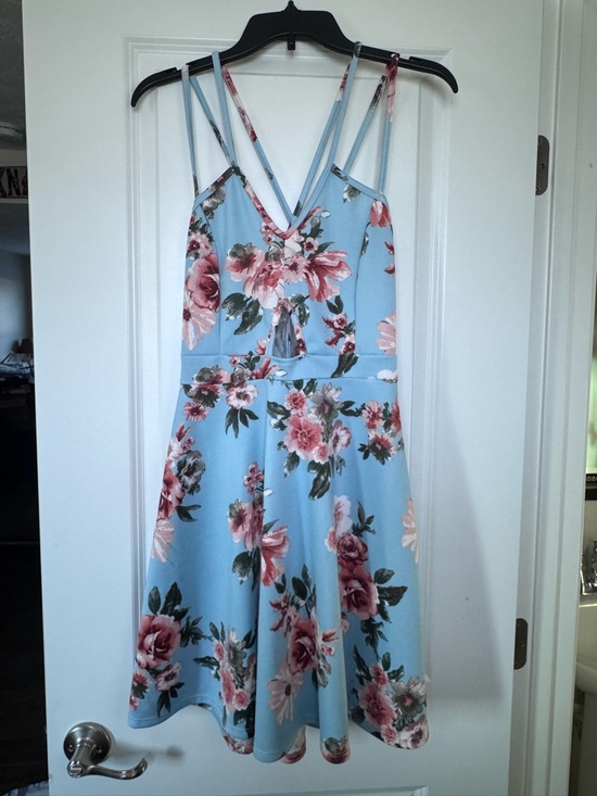 Charlotte Russe Dresses & Skirts - Charlotte Russe Light Blue Floral Spaghetti Strap Dress